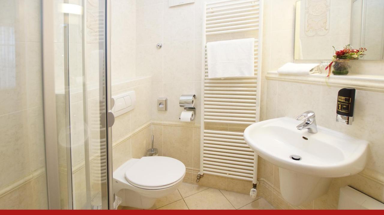 Hotel & Restaurant "Zur Linde" Spergau Екстер'єр фото
